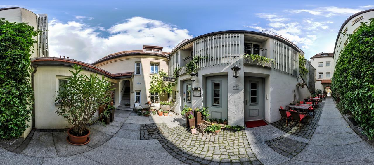 Akzent Hotel Goldner Hirsch Kamenz Exterior foto